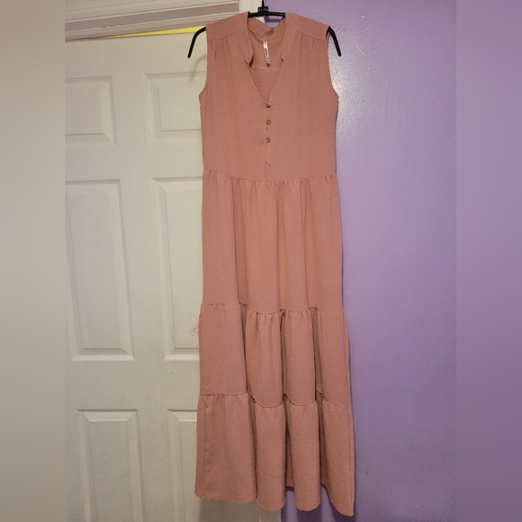 Nice, fresh & comfortable summer ☀️ dress 👗 - Picture 1 of 7